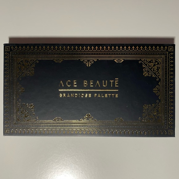 Grandiose Eyeshadow Palette - Picture 2 of 2